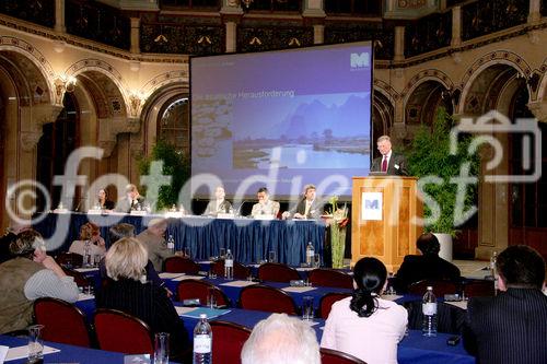 Symposium zum Thema Chancen und Risiken der Hedge Funds am asiatischen Markt im Palais Ferstel