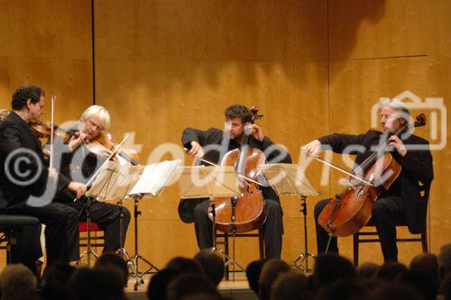 Die auch dieses Jahr sehr erfolgreichen Mondseetage schlossen mit der Klaviersonate NN und einem Streichquintett in C-Dur. Des weiteren wurde „Nur wer die Sehnsucht kennt“ von Franz Schuber vertonte Gedichte, vorgetragen. Den Schwerpunkt des Festivals, bildete dieses Jahr das Schaffen Franz Schuberts. Im Zeitraum von 2.-10.09.05 wurden verschiedene Stücke in den Sälen des Schloss Mondsee von namhaften Interpreten, vorgetragen.