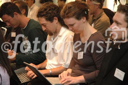 Hochrangige internationale Forscherinnen und Forscher diskutieren auf der Hypertext Konferenz in Salzburg über Bedeutung, Zukunft und informationstechnologische Herausforderungen unserer Wissensgesellschaft. Grundgedanke der Konferenz ist, Lehrende, Forschende und Praktiker aus verschiedenen Disziplinen, ein Forum zu bieten zur Entwicklung von Methoden und Werkzeugen für Wissensarbeiter.