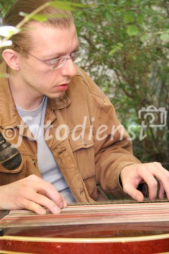  Musikalische Untermalung trug zur gelungenen Eršffung des neunerHAUSes bei. Das neunerHAUS bietet Menschen in akuter Wohnungslosigkeit Unterschlupf.