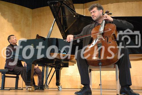 
Patrick Demenga, Violoncello

Melvyn Tan, Klavier
