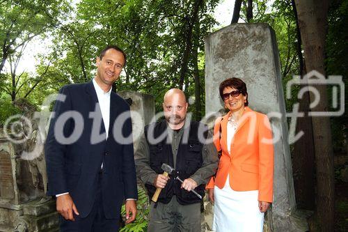 Frau Dr. Neubauer und Stadtrat Dr. Mailath-Pokorny mit dem Restaurateur