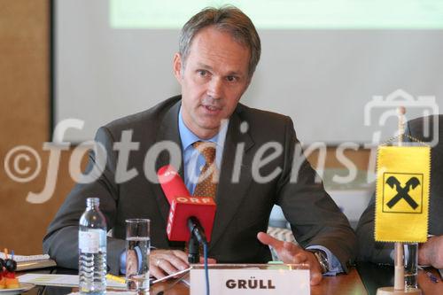 Mag. Martin Grüll, CFO der Raiffeisen International