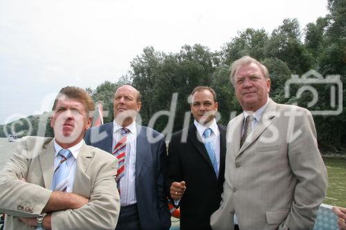 Johann Reitbauer (Bürgermeister von Wallsee), DI Helmut Pablé (Geschäftsführer via donau-Wasserstraßenmanagement), DI Wolfram Mosser-Brandner (Fachverbandsobmann Schifffahrt), Mag. Helmut Kukacka