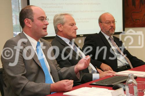 Mag. Matthias Neumüller (Projektleiter Asset Securitisation, Investkredit Bank), Dr. Rudolf Jurak (Vorsitzender d. Vorstandes, BF Edelstahl), Ing. Herbert Buhl (Mitgl. d. Vorstandes, BF Edelstahl)