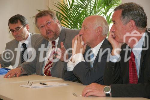 Reinhard Goebl (bm vit), Hermann Zeisel (German Aerospace Center), Johann Affenzeller (AVL), Hermann Kopetz (TU Wien)