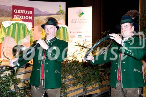 Festveranstaltung GENUSS REGION ÖSTERREICH mit Partnern der „Allianz für starke Regionen“, Birkfeld - Peter Roseggerhalle. Jagdhornbläser der örtlichen Musikkappele.