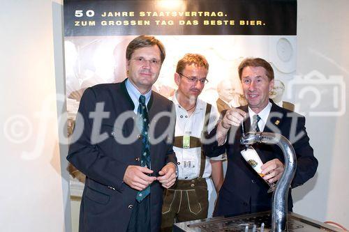 Festveranstaltung GENUSS REGION ÖSTERREICH mit Partnern der „Allianz für starke Regionen“, Birkfeld - Peter Roseggerhalle.
Links i. Bild, Gerald Paunger (Verkaufsdirektor für Stmk. u. südl. Bgld., Brau Union Österreich AG) - Rechts i.Bild, Peter Koblischek (Direktor Feinkost, Billa AG), am Stand der Brau Union Österreich AG.