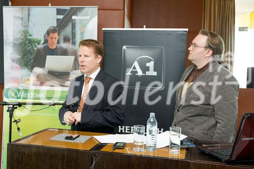 (c) fotodienst / Anna Rauchenberger - Wien, am 11.10.2010 - Microsoft stellt heute weltweit und hier bei einer Pressekonferenz im K47 Keyclub in Wien gemeinsam mit Partnern und Mobilfunkbetreibern die ersten Windows Phone 7 Smartphones vor. Windows Phone 7 macht die Benutzung von Smartphones einfacher und intuitiver. Erhältlich sind die ersten erxklusiven Windows Phone 7 basierten Smartphones ab Ende Oktober von führenden Geräteherstellern. FOTO v.l.:  Christian Hess, Manager Communications Sector, Microsoft Österreich und Thomas Kritsch, Xbox Marketing Manager, Microsoft Österreich während der Präsentation