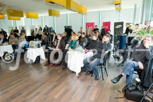 (c) fotodienst / Anna Rauchenberger - Wien, am 11.10.2010 - Microsoft stellt heute weltweit und hier bei einer Pressekonferenz im K47 Keyclub in Wien gemeinsam mit Partnern und Mobilfunkbetreibern die ersten Windows Phone 7 Smartphones vor. Windows Phone 7 macht die Benutzung von Smartphones einfacher und intuitiver. Erhältlich sind die ersten erxklusiven Windows Phone 7 basierten Smartphones ab Ende Oktober von führenden Geräteherstellern.