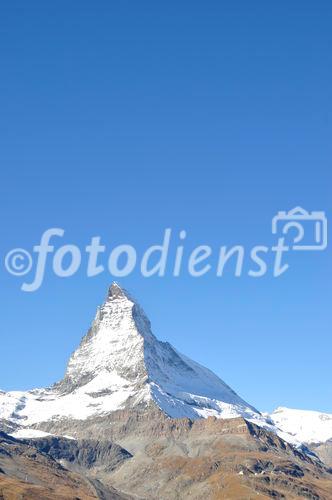 Das Matterhorn bei Zermatt zählt zu den weltweit bekanntesten Bergen dank seiner prägnanten spitzen Form.