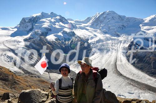 Immer mehr japanische und auch chinesische Touristen erobern die Schweizer Alpen. More and more japanese and also chinese tourists are visiting the Swiss alps.