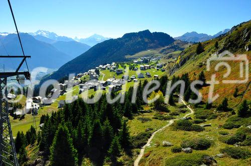 Blick auf den Ferienresort Riederalp von der Bergbahn Mossfluh im Wallis. View to the holiday resort Riederalp from Moosfluh 