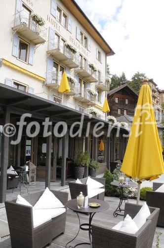 151 Jahre Gastfreundschaft in den Walliser Bergen: Das Bella Tola Swiss Historic Hotel in St. Luc am Eingang des Valle d'Anniviers ist ein traumhaftes Bijoux. Das Hotellier-Ehepaar Anne-Franoise und Claude Buchs-Favre zeigen den Gästen ihr Herzblut für die Walliser Alpen-Tradition, swiss hospitality vom Feinsten und ihrem Sinn für Stilkombinationen, die den Charme dieses edlen Alpen-Etablissement ausmachen. 