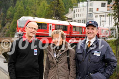 Erwin Rutishauser, Vorsitzender der Geschäftsleitung der Rhätischen Bahn mit Bundesrätin und Justizministerin Eveline Widmer-Schlumpf und dem Bündner Regierungsratspräsident Claudio Lardi an der 100 Jahr Feier der Bernina Bahn in St. Moritz. Erwin Rutishauser, CEO of the Rhätische Bahn with  Swiss Chancellor and Minister of Justice Eveline Widmer-Schlumpf and the president of the Canton Graubünden government Claudio Lardi at the 100 year celebration of the Rhätische Bahn in St. Moritz