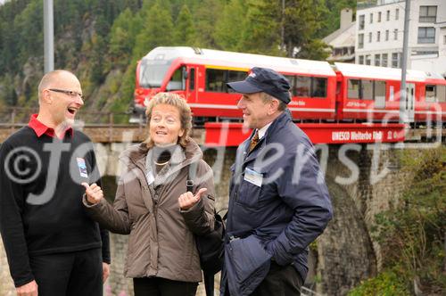 Erwin Rutishauser, Vorsitzender der Geschäftsleitung der Rhätischen Bahn mit Bundesrätin und Justizministerin Eveline Widmer-Schlumpf und dem Bündner Regierungsratspräsident Claudio Lardi an der 100 Jahr Feier der Bernina Bahn in St. Moritz. Erwin Rutishauser, CEO of the Rhätische Bahn with  Swiss Chancellor and Minister of Justice Eveline Widmer-Schlumpf and the president of the Canton Graubünden government Claudio Lardi at the 100 year celebration of the Rhätische Bahn in St. Moritz