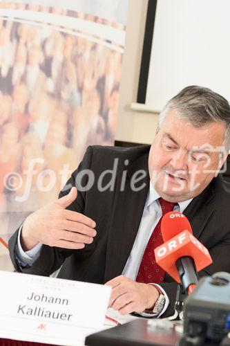 (C) fotodienst/Gudrun Krieger - Wien 10.09.2010 - Neueste Auswertung des Österreichischen Arbeitsklima Index - Foto: Dr. Johann Kalliauer (Präsident Arbeiterkammer Oberösterreich)