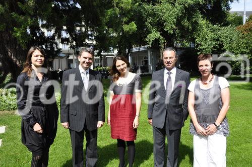 Kulturwissenschaftlerin Cordula Seger, SDH-Geschäftsführer Fiorenzo Fässler, Autorin Zoe Jenny, SDH-Präsident Jan E. Brucker und Violanta von Salis an der Jahreskonferenz im Baur au Lac anlässlich der Lancierung des Writers in Residence Projektes. 