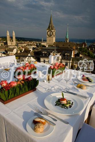 Vom Penthouse im Luxushotel Widder am Zürcher Rennweg geniessen die Gäste eine fantastische Aussicht über die Dächer Zürichs.