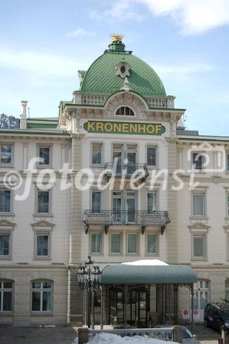 Das Entrée des Grand Hotel Kronenhof in Pontresina