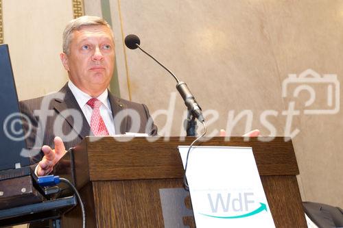 (c) fotodienst / Anna Rauchenberger - Wien, am 02.09.2010 -  Heute fand im Haus der Industrie die Generalversammlung des Wirtschaftsforums der Führungskräfte statt, wobei das Präsidium und der Bundesvorstand neu gewählt wurde. Im Anschluss an die Generalversammlung gab es einen Festvortrag zum Thema: 'Ausnahmezustand - Kommunikation abseits des Gewohnten -  Wie Sie trotz Veränderung im Unternehmen Vertrauen schaffen'