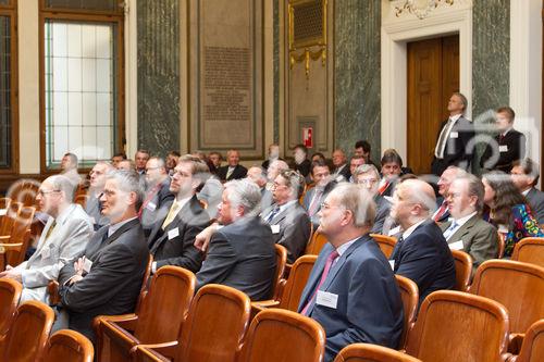 (c) fotodienst / Anna Rauchenberger - Wien, am 02.09.2010 -  Heute fand im Haus der Industrie die Generalversammlung des Wirtschaftsforums der Führungskräfte statt, wobei das Präsidium und der Bundesvorstand neu gewählt wurde. Im Anschluss an die Generalversammlung gab es einen Festvortrag zum Thema: 'Ausnahmezustand - Kommunikation abseits des Gewohnten -  Wie Sie trotz Veränderung im Unternehmen Vertrauen schaffen'