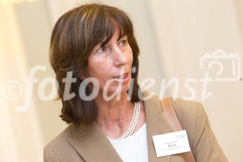 (c) fotodienst / Anna Rauchenberger - Wien, am 02.09.2010 -  Heute fand im Haus der Industrie die Generalversammlung des Wirtschaftsforums der Führungskräfte statt, wobei das Präsidium und der Bundesvorstand neu gewählt wurde. Im Anschluss an die Generalversammlung gab es einen Festvortrag zum Thema: 'Ausnahmezustand - Kommunikation abseits des Gewohnten -  Wie Sie trotz Veränderung im Unternehmen Vertrauen schaffen'