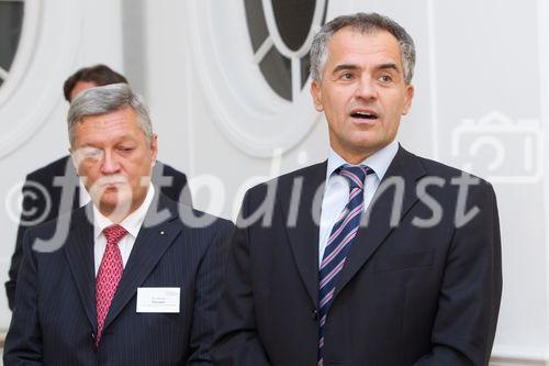 (c) fotodienst / Anna Rauchenberger - Wien, am 02.09.2010 -  Heute fand im Haus der Industrie die Generalversammlung des Wirtschaftsforums der Führungskräfte statt, wobei das Präsidium und der Bundesvorstand neu gewählt wurde. Im Anschluss an die Generalversammlung gab es einen Festvortrag zum Thema: 'Ausnahmezustand - Kommunikation abseits des Gewohnten -  Wie Sie trotz Veränderung im Unternehmen Vertrauen schaffen'