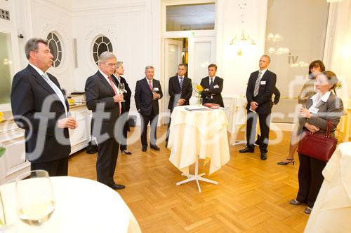 (c) fotodienst / Anna Rauchenberger - Wien, am 02.09.2010 -  Heute fand im Haus der Industrie die Generalversammlung des Wirtschaftsforums der Führungskräfte statt, wobei das Präsidium und der Bundesvorstand neu gewählt wurde. Im Anschluss an die Generalversammlung gab es einen Festvortrag zum Thema: 'Ausnahmezustand - Kommunikation abseits des Gewohnten -  Wie Sie trotz Veränderung im Unternehmen Vertrauen schaffen'