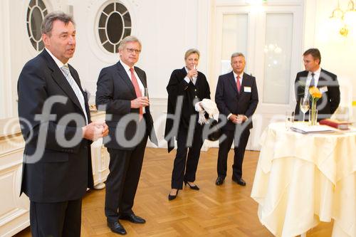 (c) fotodienst / Anna Rauchenberger - Wien, am 02.09.2010 -  Heute fand im Haus der Industrie die Generalversammlung des Wirtschaftsforums der Führungskräfte statt, wobei das Präsidium und der Bundesvorstand neu gewählt wurde. Im Anschluss an die Generalversammlung gab es einen Festvortrag zum Thema: 'Ausnahmezustand - Kommunikation abseits des Gewohnten -  Wie Sie trotz Veränderung im Unternehmen Vertrauen schaffen'