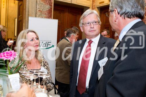 (c) fotodienst / Anna Rauchenberger - Wien, am 02.09.2010 -  Heute fand im Haus der Industrie die Generalversammlung des Wirtschaftsforums der Führungskräfte statt, wobei das Präsidium und der Bundesvorstand neu gewählt wurde. Im Anschluss an die Generalversammlung gab es einen Festvortrag zum Thema: 'Ausnahmezustand - Kommunikation abseits des Gewohnten -  Wie Sie trotz Veränderung im Unternehmen Vertrauen schaffen'