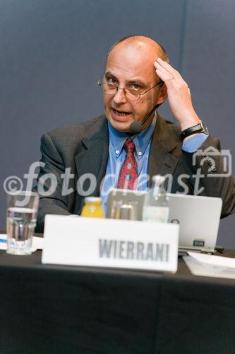 Das Verhütungskettchen
Foto: Univ. Prof. Dr. Franz Wierrani (Wien), 
(C) fotodienst, Martina Draper

