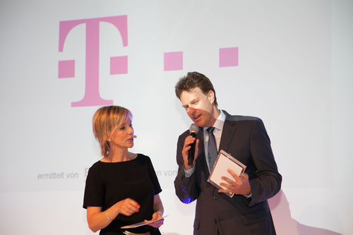Gewinner Kategorie DAX30 - Deutsche Telekom AG
Foto: Moderatorin; Dr. Thomas Dannenfeldt - Group CFO Deutsche Telekom AG