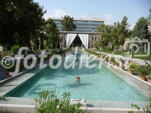 © Fotodienst / Wilfried Seywald. Teheran, Golestan-Palast. Blick auf den Stadtplalast der Qadjarenherrscher aus dem 19. Jahrhundert.