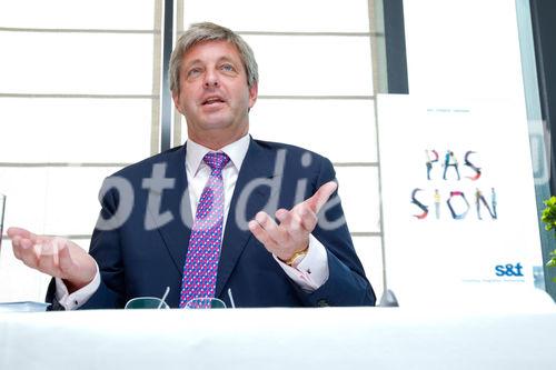 (c) fotodienst / Anna Rauchenberger - Wien, am 28.07.2010 -  S&T präsentiert die Zahlen der ersten Hälfte des Geschäftsjahres 2010: Nach Umsatzeinbußen in den letzten Quartalen und mitten im Turnaround zeigt die S&T Gruppe wieder deutliche Verbesserungen sowohl auf der Umsatz- als auch der Aufwandseite. FOTO: Thomas Streimelweger, S&T CEO