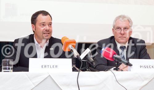 (c) fotodienst / Anna Rauchenberger - Wien, am 27.07.2010 -  Wien wächst hoch hinaus - eine Preiserhebung für Eigentumswohnungen zeigt: Aufstockungen und Dachgeschoß-Ausbauten bringen regional bis zu 19% Preisanstieg seit 2009 - vor allem in einst günstigeren Bezirken boomen Agebote im Luxussegment. FOTO v.l.: Alexander Ertler, Geschäftsführer ERESNET GmbH, IMMOBILIEN.NET, Michael Pisecky, Geschäftsführer sREAL Immobilienvermittlung GmbH