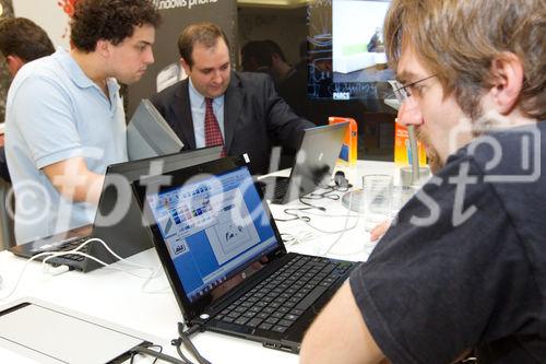 (c) fotodienst / Anna Rauchenberger - Wien, am 15.06.2010 -  Microsoft Office 2010 wurde heute im bene-Showroom präsentiert und ist ab 15. Juni 2010 im heimischen Handel verfügbar. Zahlreiche neue Funktionalitäten erleichtern das Arbeiten und helfen, Arbeitsabläufe effizient und zeitsparend zu gestalten.