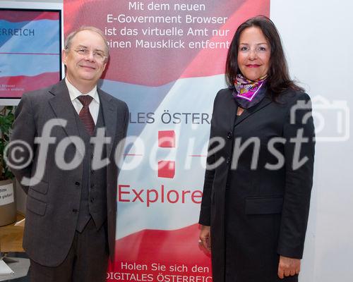 (c) fotodienst / Anna Rauchenberger - Wien, am 01.06.2010 -  Bei einer Pressekonferenz im Bundeskanzleramt wurde heute der erste E-Government Browser Österreichs vorgestellt. Die Initiative von Digitales Österreich mit Unterstützung von Microsoft Österreich soll in Zukunft allen ÖsterreicherInnen ihre E-Government Anwendungen erleichtern: Egal ob Rechtsauskunft, Lohnsteuerausgleich oder Sicherheitsinformationen. FOTO v.l.: Manfred Matzka, Sektionschef Sektion I, Bundeskanzleramt, Petra Jenner, Geschäftsführerin, Microsoft Österreich