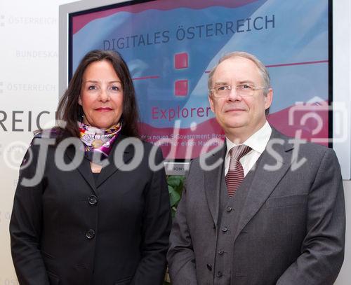 (c) fotodienst / Anna Rauchenberger - Wien, am 01.06.2010 -  Bei einer Pressekonferenz im Bundeskanzleramt wurde heute der erste E-Government Browser Österreichs vorgestellt. Die Initiative von Digitales Österreich mit Unterstützung von Microsoft Österreich soll in Zukunft allen ÖsterreicherInnen ihre E-Government Anwendungen erleichtern: Egal ob Rechtsauskunft, Lohnsteuerausgleich oder Sicherheitsinformationen. FOTO v.l.: Petra Jenner, Geschäftsführerin, Microsoft Österreich, Manfred Matzka, Sektionschef Sektion I, Bundeskanzleramt