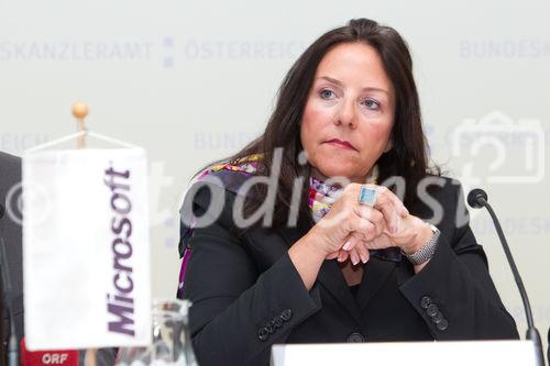 (c) fotodienst / Anna Rauchenberger - Wien, am 01.06.2010 -  Bei einer Pressekonferenz im Bundeskanzleramt wurde heute der erste E-Government Browser Österreichs vorgestellt. Die Initiative von Digitales Österreich mit Unterstützung von Microsoft Österreich soll in Zukunft allen ÖsterreicherInnen ihre E-Government Anwendungen erleichtern: Egal ob Rechtsauskunft, Lohnsteuerausgleich oder Sicherheitsinformationen. FOTO:  Petra Jenner, Geschäftsführerin, Microsoft Österreich