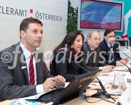 (c) fotodienst / Anna Rauchenberger - Wien, am 01.06.2010 -  Bei einer Pressekonferenz im Bundeskanzleramt wurde heute der erste E-Government Browser Österreichs vorgestellt. Die Initiative von Digitales Österreich mit Unterstützung von Microsoft Österreich soll in Zukunft allen ÖsterreicherInnen ihre E-Government Anwendungen erleichtern: Egal ob Rechtsauskunft, Lohnsteuerausgleich oder Sicherheitsinformationen. FOTO v.l.: Robert Lampl, Leiter Geschäftsbereich Online Services & Windows, Microsoft Österreich, Petra Jenner, Geschäftsführerin, Microsoft Österreich, Manfred Matzka, Sektionschef Sektion I, Bundeskanzleramt, Christian Rupp, Sprecher der Plattform Digitales Österreich, Bundeskanzleramt