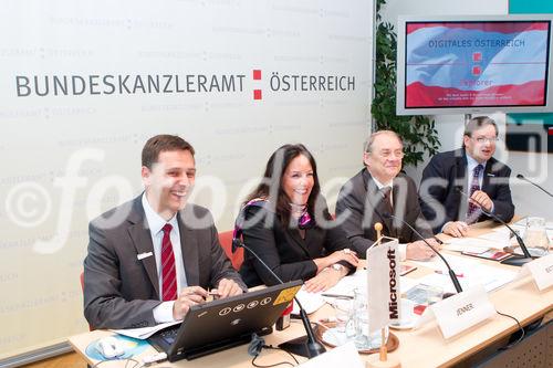 (c) fotodienst / Anna Rauchenberger - Wien, am 01.06.2010 -  Bei einer Pressekonferenz im Bundeskanzleramt wurde heute der erste E-Government Browser Österreichs vorgestellt. Die Initiative von Digitales Österreich mit Unterstützung von Microsoft Österreich soll in Zukunft allen ÖsterreicherInnen ihre E-Government Anwendungen erleichtern: Egal ob Rechtsauskunft, Lohnsteuerausgleich oder Sicherheitsinformationen. FOTO v.l.: Robert Lampl, Leiter Geschäftsbereich Online Services & Windows, Microsoft Österreich, Petra Jenner, Geschäftsführerin, Microsoft Österreich, Manfred Matzka, Sektionschef Sektion I, Bundeskanzleramt, Christian Rupp, Sprecher der Plattform Digitales Österreich, Bundeskanzleramt