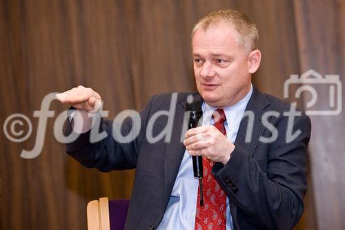 (c) fotodienst / Anna Rauchenberger - Wien, am 21.05.2010 - Apothekerkammer - Media Round Table zum Thema: Die Übergewichts- und Adipositaswelle überrollt Österreich. Wir müssen handeln, aber wie? Die Podiumsdiskussion fand in der Apothekerkammer statt. FOTO: Prof. Dr. Hermann Toplak, Endokrinologe und Stoffwechselexperte, Univ. Klinik fu?r
Innere Medizin Graz, Vizepräsident der Österreichischen Adipositasgesellschaft