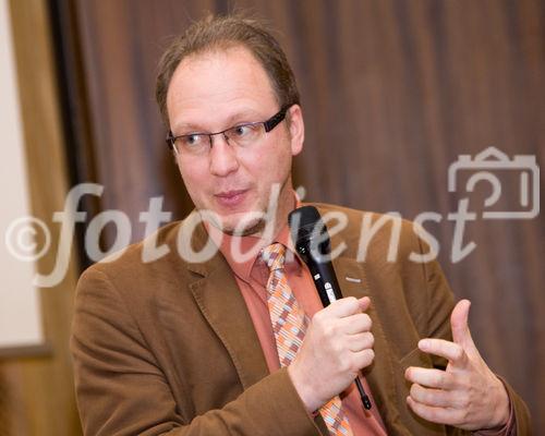 (c) fotodienst / Anna Rauchenberger - Wien, am 21.05.2010 - Apothekerkammer - Media Round Table zum Thema: Die Übergewichts- und Adipositaswelle überrollt Österreich. Wir müssen handeln, aber wie? Die Podiumsdiskussion fand in der Apothekerkammer statt. FOTO: Mag. Max Wellan, Vizepräsident der Apothekerkammer Wien