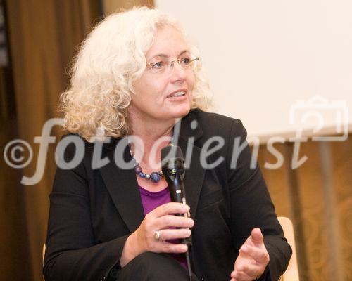 (c) fotodienst / Anna Rauchenberger - Wien, am 21.05.2010 - Apothekerkammer - Media Round Table zum Thema: Die Übergewichts- und Adipositaswelle überrollt Österreich. Wir müssen handeln, aber wie? Die Podiumsdiskussion fand in der Apothekerkammer statt. FOTO: Karin Kadenbach, Mitglied im Europäischen Parlament (Ausschuss des EP fu?r
Umweltfragen, Volksgesundheit und Lebensmittelsicherheit)