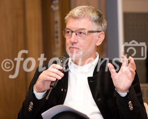 (c) fotodienst / Anna Rauchenberger - Wien, am 21.05.2010 - Apothekerkammer - Media Round Table zum Thema: Die Übergewichts- und Adipositaswelle überrollt Österreich. Wir müssen handeln, aber wie? Die Podiumsdiskussion fand in der Apothekerkammer statt. FOTO: Prof. Dr. Lothar Kolmer, Professor am FB Geschichte, Leiter des interdisziplinären
Zentrum fu?r Gastrososphie. Ernährung Kultur Gesellschaft, Universität Salzburg