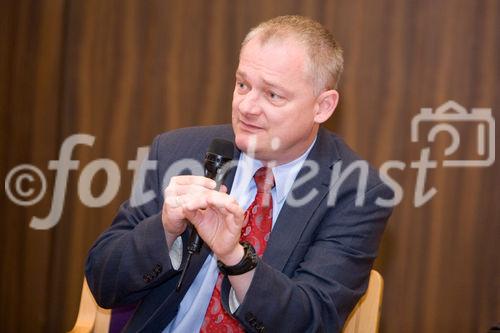 (c) fotodienst / Anna Rauchenberger - Wien, am 21.05.2010 - Apothekerkammer - Media Round Table zum Thema: Die Übergewichts- und Adipositaswelle überrollt Österreich. Wir müssen handeln, aber wie? Die Podiumsdiskussion fand in der Apothekerkammer statt. FOTO: Prof. Dr. Hermann Toplak, Endokrinologe und Stoffwechselexperte, Univ. Klinik fu?r
Innere Medizin Graz, Vizepräsident der Österreichischen Adipositasgesellschaft