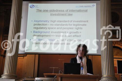 Katja Gehne vom World Trade Institut (WTI) referierte am North-South Forum zum Thema 