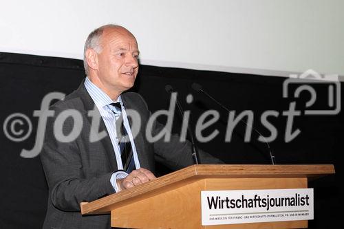 c)fotodienst/Andrea Ganshorn - Frankfurt am Main, 04.05.2010 - Preisverleihung für 'Deutschlands beste Wirtschaftsredaktionen' und 'Deutschlands beste Unternehmenssprecher' durch das Branchenmagazin 'Wirtschaftsjournalist', FOTO: Moderator Reinhard Fröhlich 