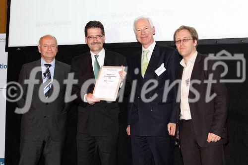 c)fotodienst/Andrea Ganshorn - Frankfurt am Main, 04.05.2010 - Preisverleihung für 'Deutschlands beste Wirtschaftsredaktionen' und 'Deutschlands beste Unternehmenssprecher' durch das Branchenmagazin 'Wirtschaftsjournalist', FOTO: Reinhard Fröhlich; Hans-Peter Olsen (Börsen-Zeitung); Prof. Dr. Franz-Christoph Zeitler (Vizepräsident Bundesbank); Markus Wiegand (Chefredakteur 'Wirtschaftsjournalist')